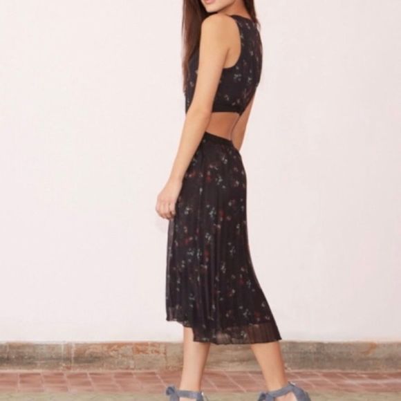 Avec Les Filles Metallic Floral Pleat Cutout Midi Dress Black Medium - Picture 3 of 5